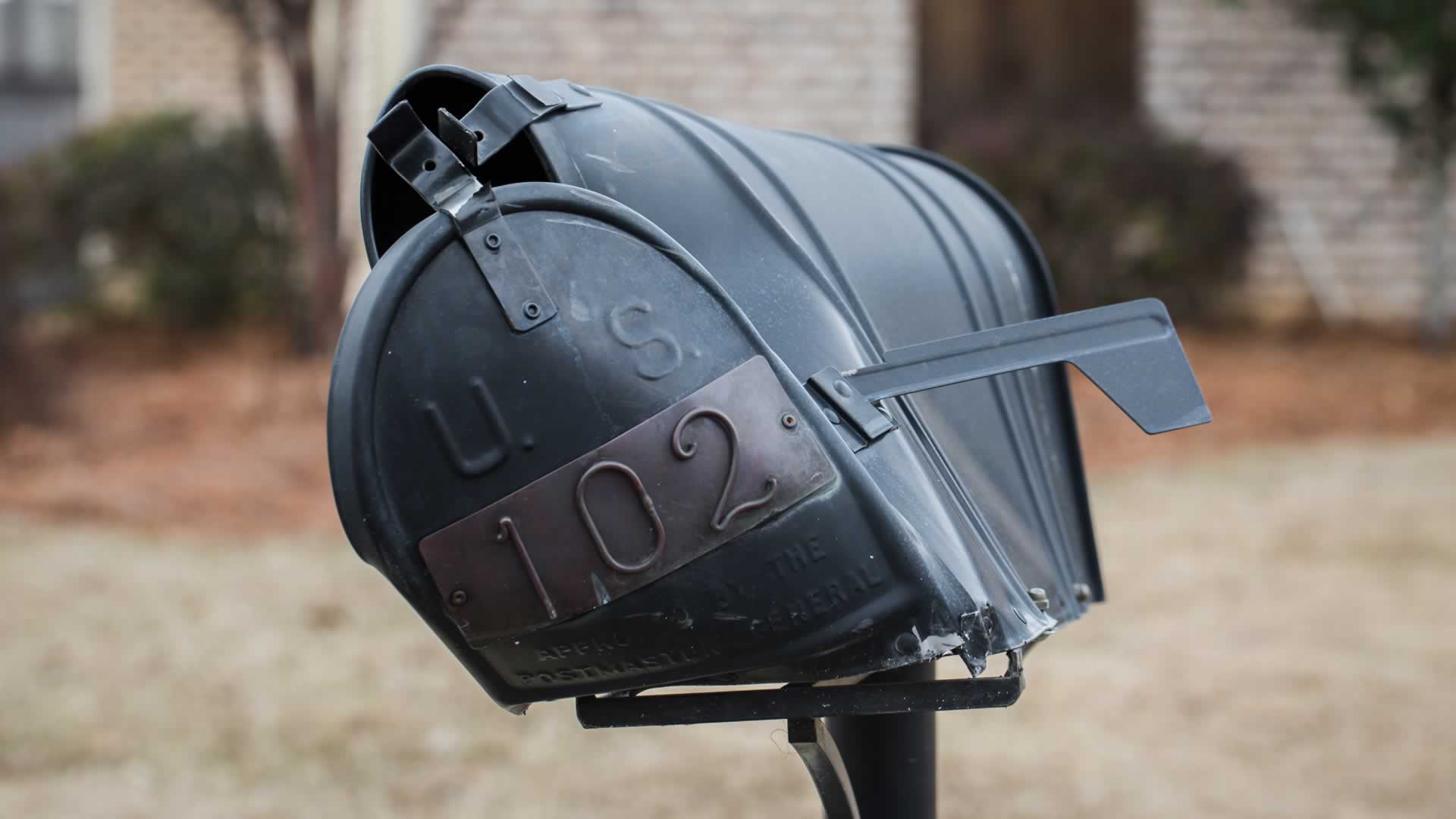 damaged-mailbox-2.jpg