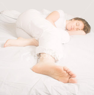 ist2_784084_beautiful_sleeping_girl_soft_focus%5B1%5D.jpg