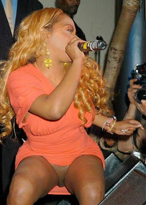 Lil_Kim-upskirt-3.jpg