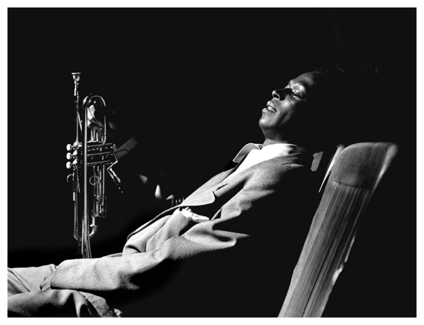 miles-davis-backstage-at-just-jazz-concert-los-angeles-1950b.jpg