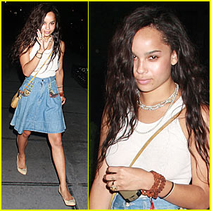 zoe-kravitz-rose-bar.jpg