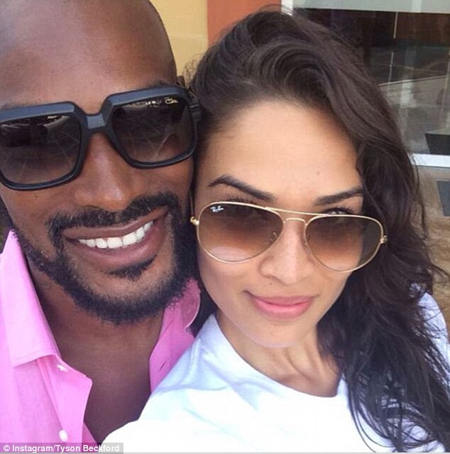 234BDF2600000578-2840885-Happy_couple_Shanina_and_Tyson_have_been_sharing_many_loved_up_s-120_1416408975044.jpg