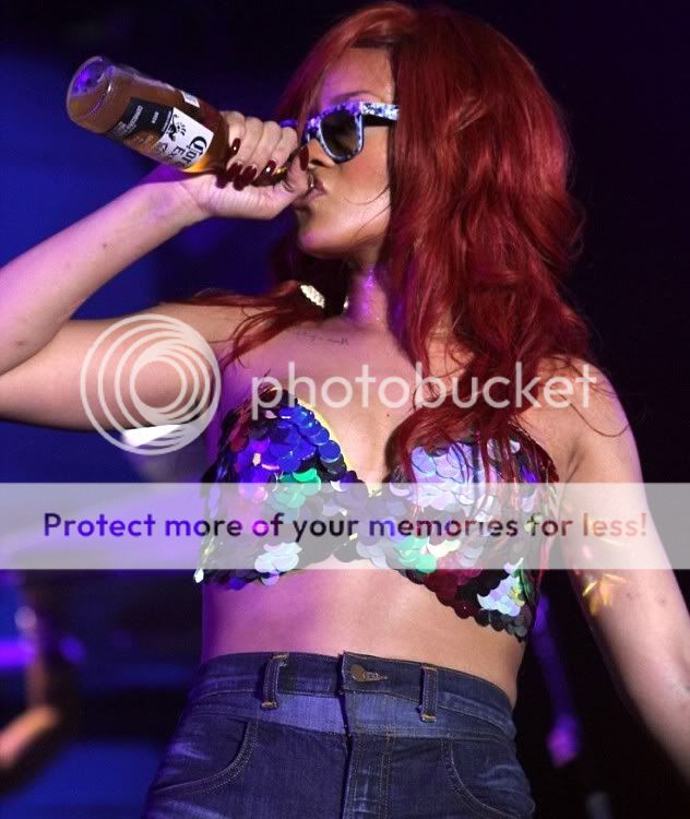 rihanna-4-e1311077826164.jpg