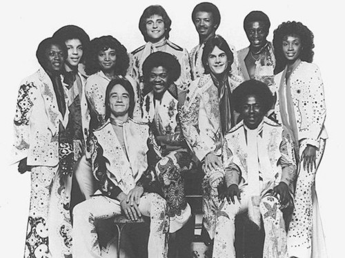 K-C-And-The-Sunshine-Band-classic-r-and-b-music-40925912-500-375.jpg