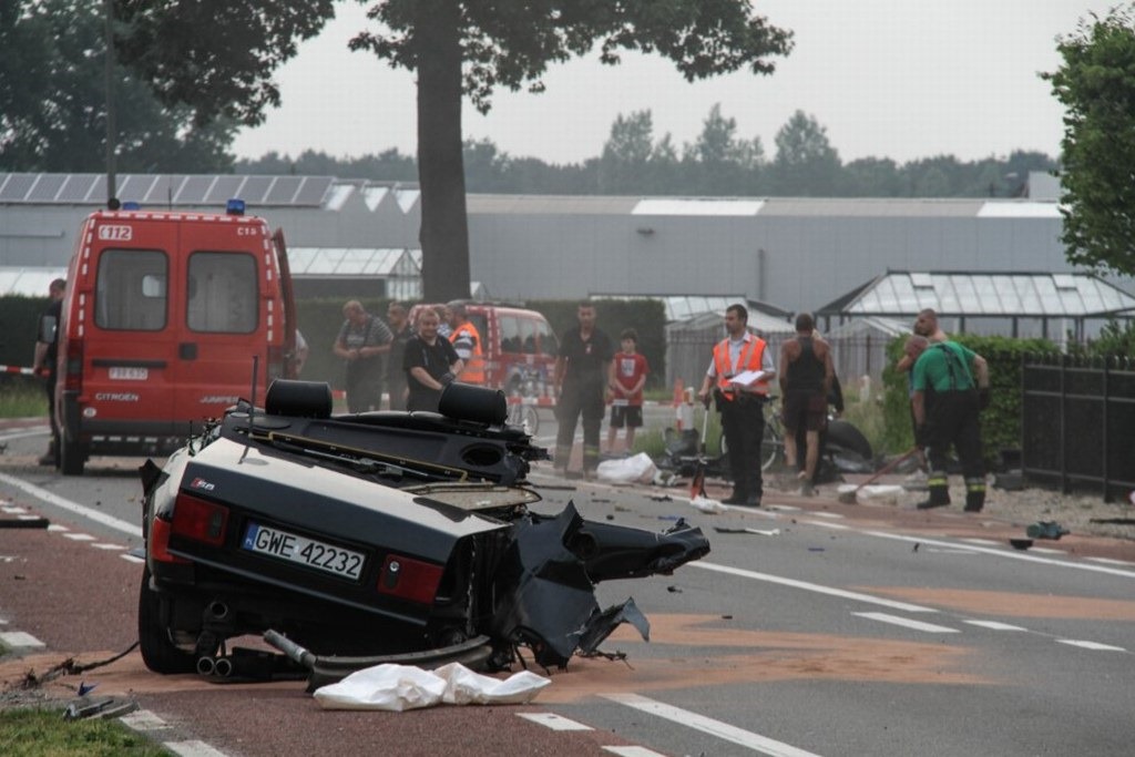 Audi-S8-Accident-18%25255B2%25255D.jpg