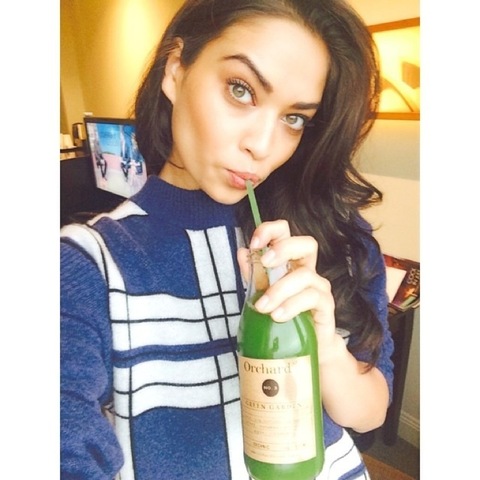 shanina-shaik-instagram-snapshots-05-480w.jpg