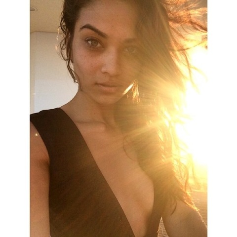 shanina-shaik-instagram-snapshots-13-480w.jpg