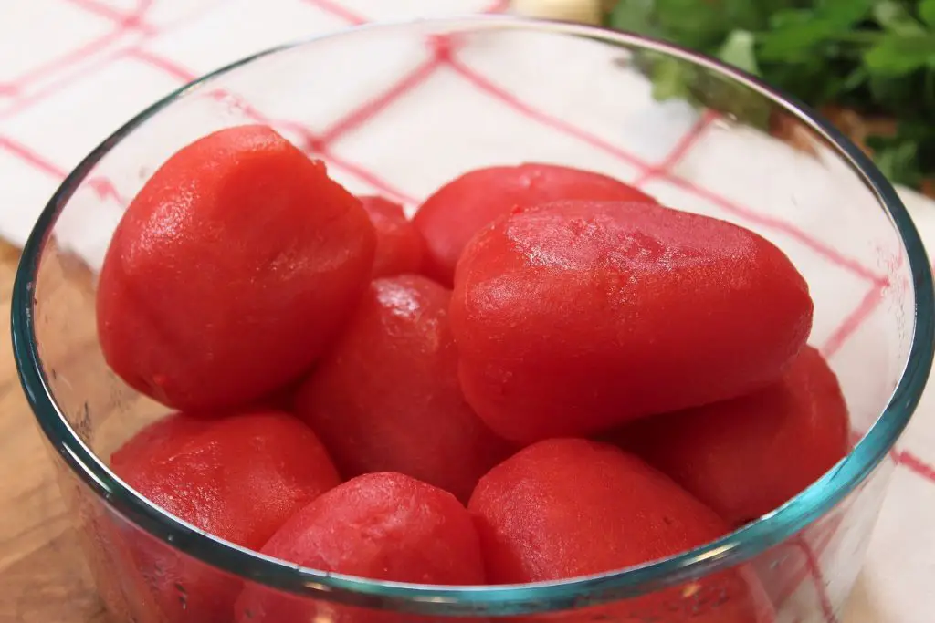 tomatoes-close-up-1024x683.jpg