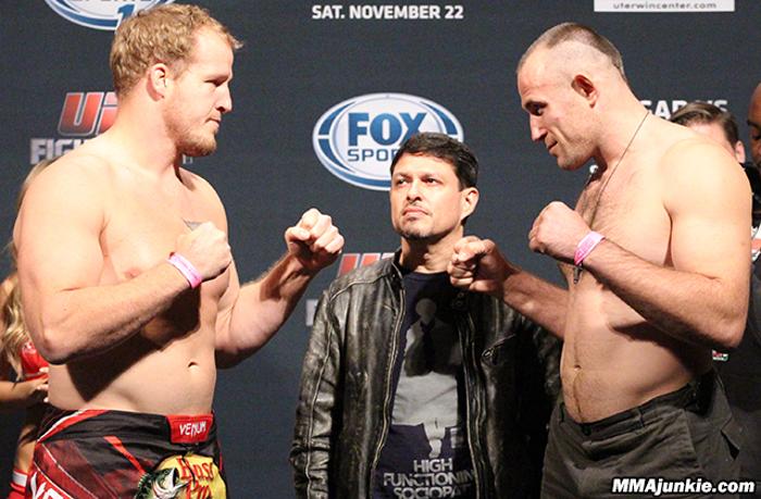 jared-rosholt-oleksiy-oliynyk-ufc-fight-night-57.jpg