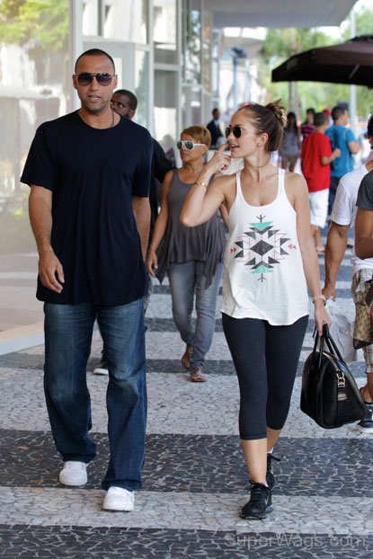 Derek-Jeter-and-Minka-Kelly-in-Miami.jpg