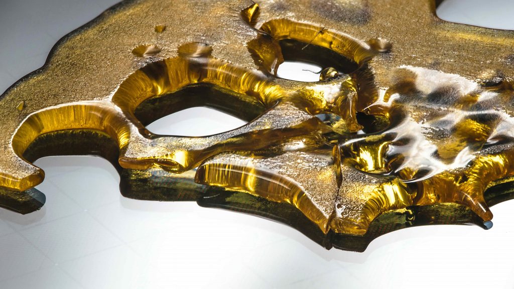 Indica_cannabis_shatter_extract--1024x576.jpg