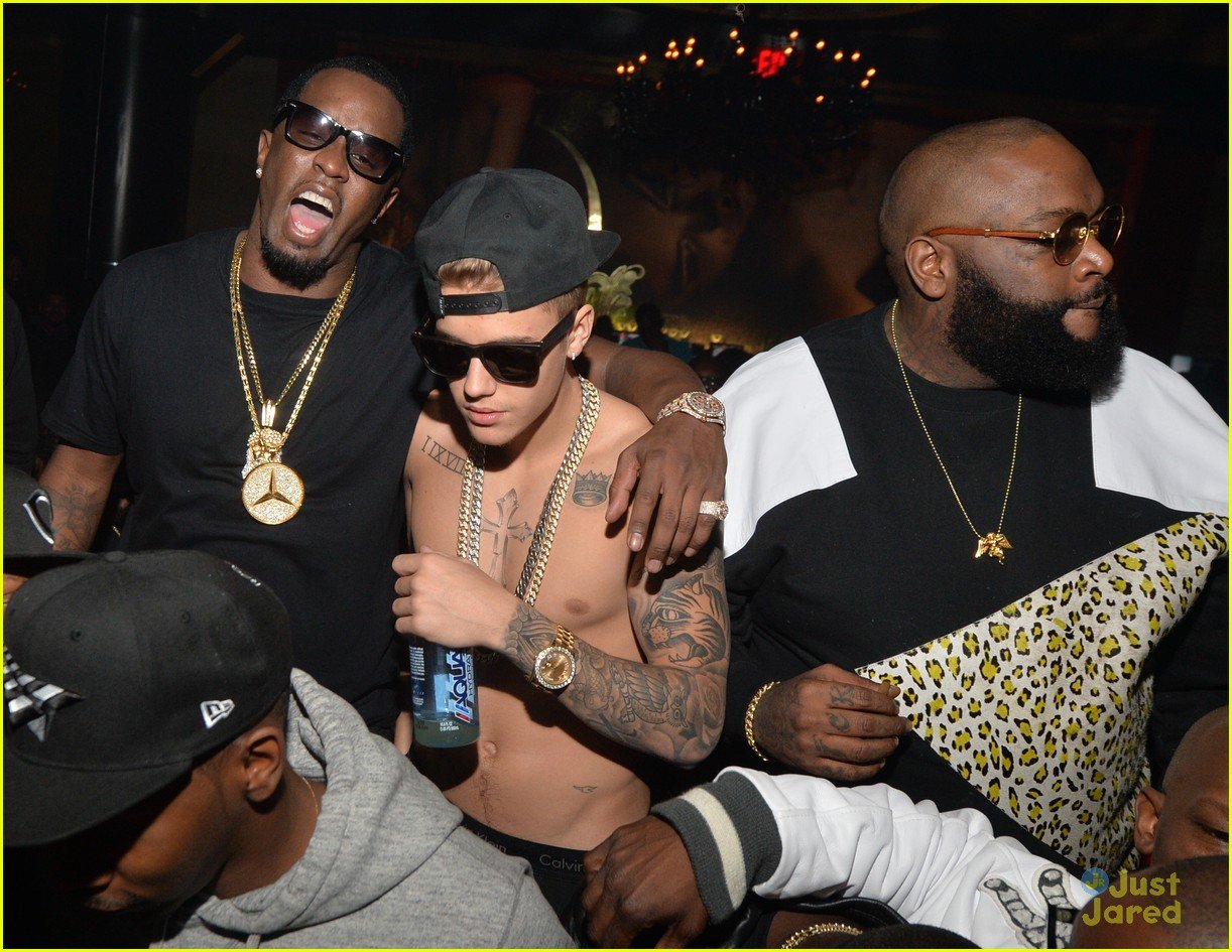 justin-bieber-goes-shirtless-parties-in-underwear-with-sean-diddy-combs-01.jpg