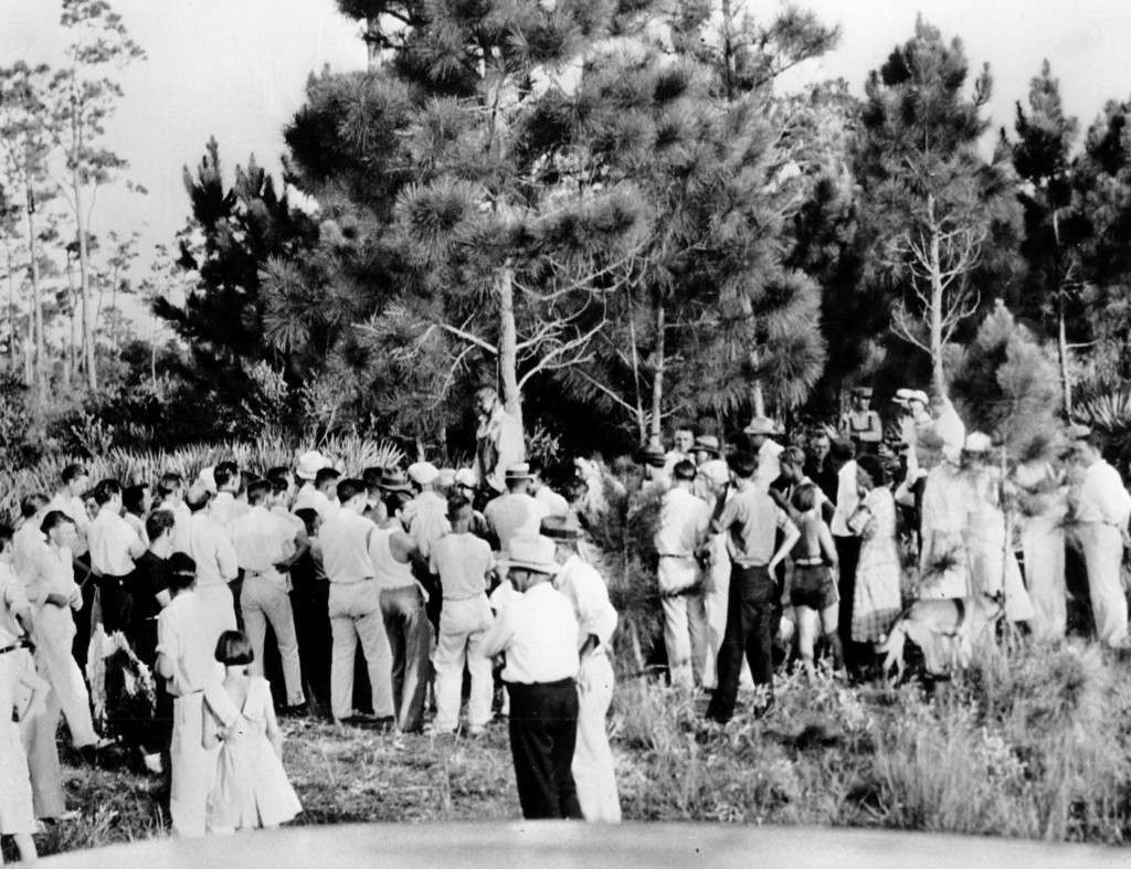 3-Crowd-at-the-lynching-of-Rubin-Stacey-Fort-Lauderdale-1935-.jpg