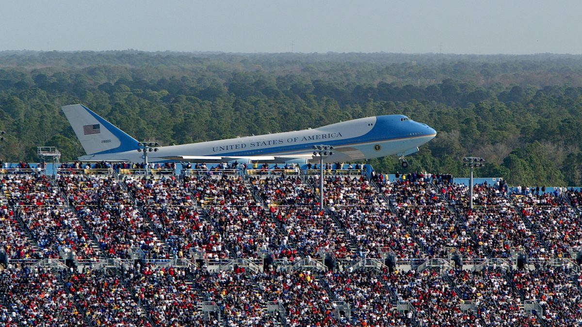 https%3A%2F%2Fcdn.cnn.com%2Fcnnnext%2Fdam%2Fassets%2F200216174923-bush-air-force-one-daytona-file-2004.jpg