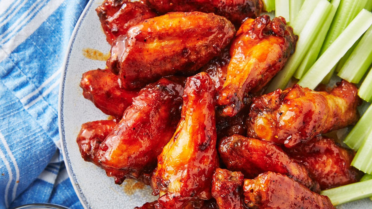 classic-buffalo-wings-horizontal-279-1547506155.jpg