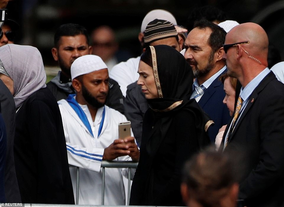 11302686-6837093-New_Zealand_s_Prime_Minister_Jacinda_Ardern_in_a_black_headscarf-m-78_1553216317764.jpg