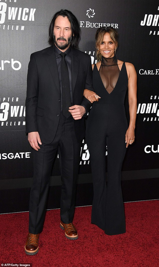 13320886-7013245-Red_carpet_They_star_together_in_the_hotly_anticipated_John_Wick-m-48_1557451928770.jpg
