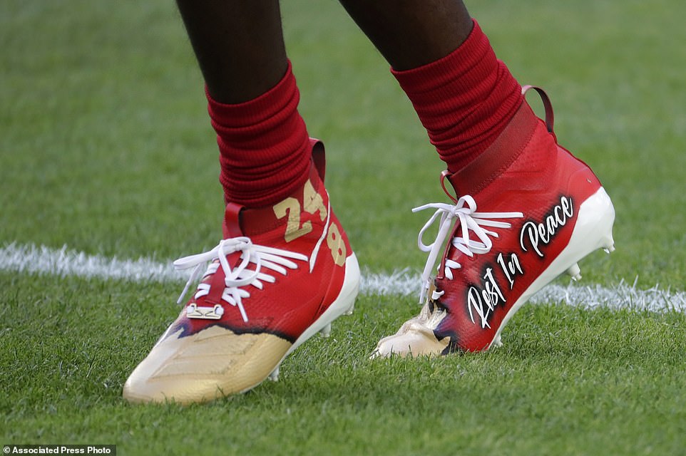 24220796-7959355-San_Francisco_49ers_wide_receiver_Emmanuel_Sanders_wears_cheats_-a-7_1580686354328.jpg