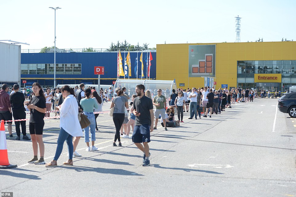 29068906-8375599-People_queuing_today_at_the_Ikea_store_in_Lakeside_Thurrock_Esse-a-31_1591007017780.jpg