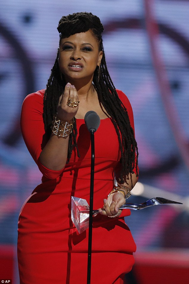 2717588C00000578-3023173-Fellow_honouree_Selma_director_Ava_DuVernay_will_receive_the_Dor-a-5_1427991120635.jpg