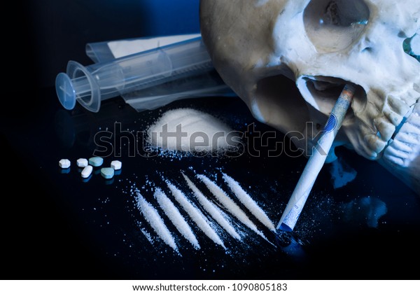 death-skull-snorting-cocaine-powder-600w-1090805183.jpg