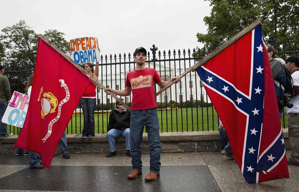 confederate-flag-in-front-of-white-house1.jpg