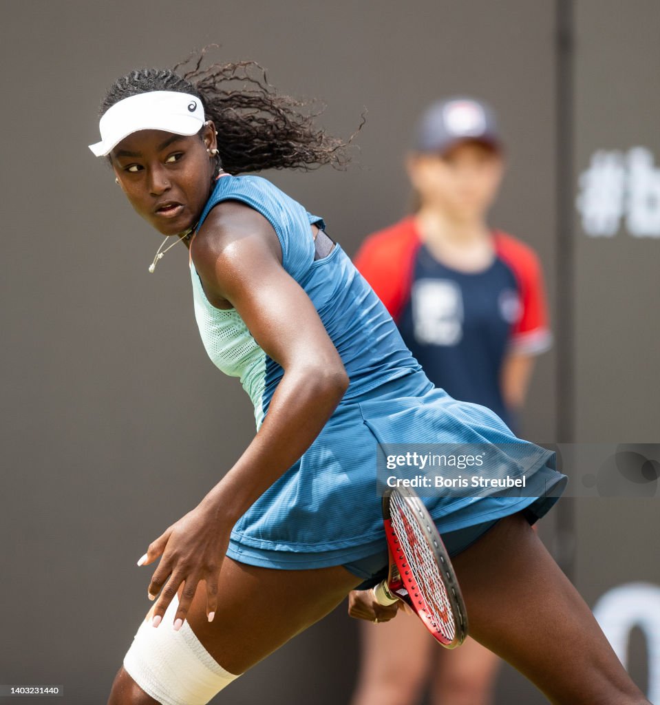 alycia-parks-of-the-united-states-plays-threw-her-legs-against-ons-jabeur-of-tunisia-during.jpg