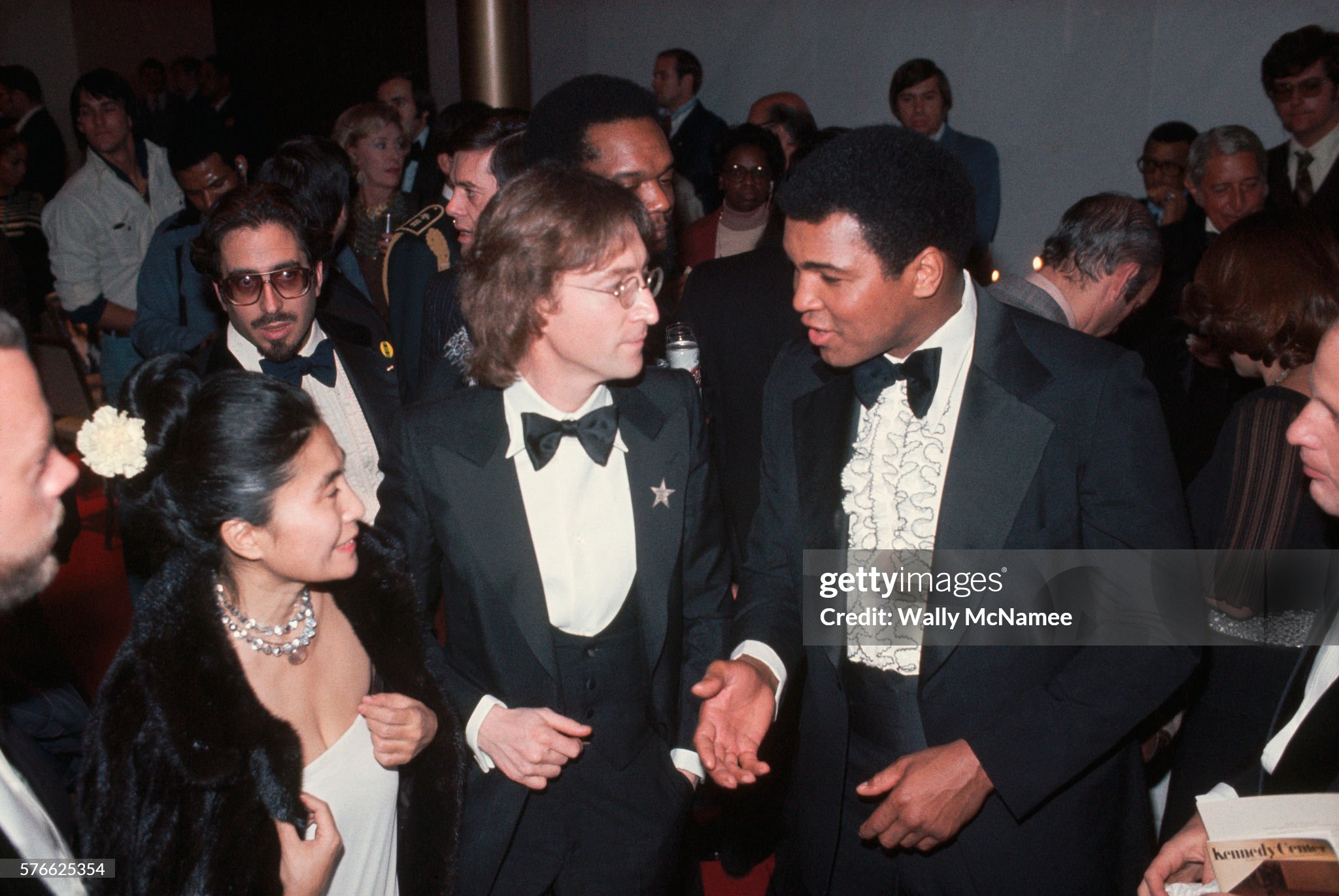 yoko-ono-john-lennon-and-muhammad-ali.jpg