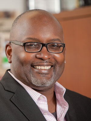 eric-deggans_-credit-carrie-pratt_simply-blue-studios_vert-0fb27f03157f3beeb9e360584760684cb74c1241-s300-c85.jpg