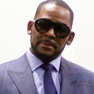 06-r-kelly.w330.h330.jpg