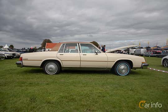 buick-lesabre-4-door-sedan-side-vallakratraffen-2021-2-1061771.jpg