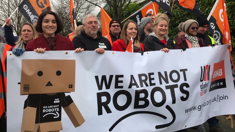 Amazon-Staff-on-strike.jpg