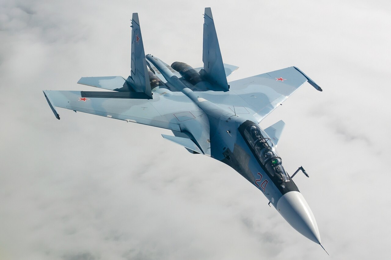 1280px-Sukhoi_Su-30SM_in_flight_2014.jpg