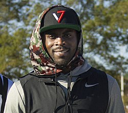 250px-Michael_vick_2017_%28cropped%29.jpg