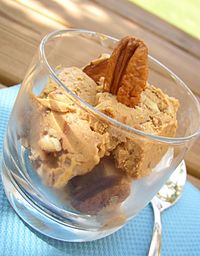 200px-Butter_pecan_caramel_ice_cream.jpg