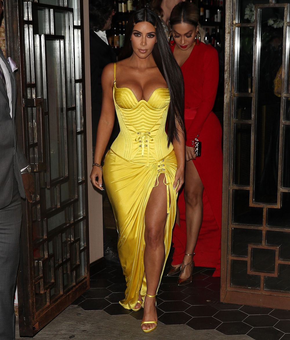 KimKardashianYellowDressInf1.jpg