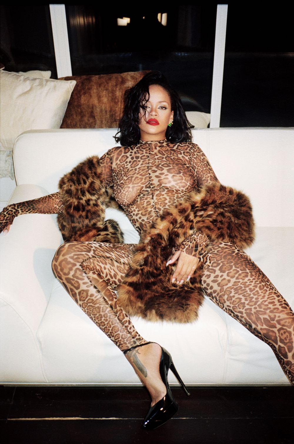 RihannaInterviewMag3.jpg