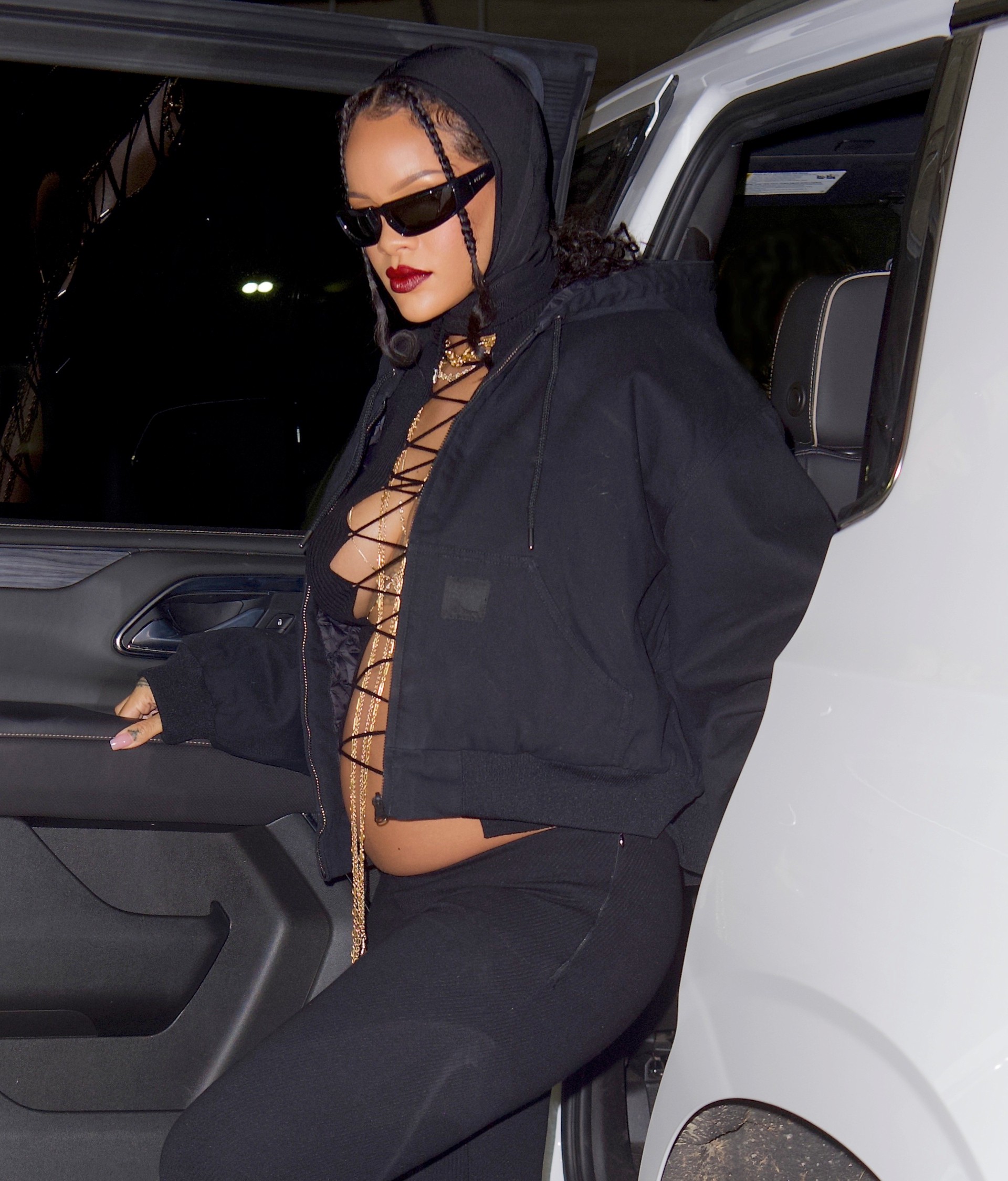 Rihanna-Braless-Breasts-11.jpg