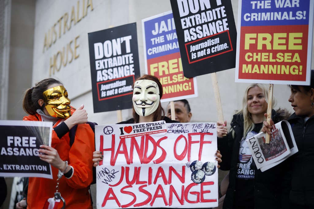 assange-protest.jpg